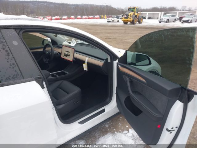 7SAYGDEE5RA326577 Tesla Model Y Long Range Dual Motor All-wheel Drive