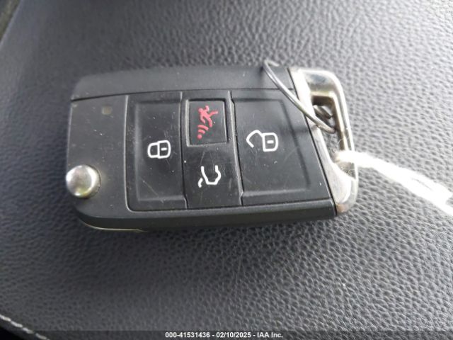 3VW217AU6HM044686 Volkswagen 1.8 tsi
