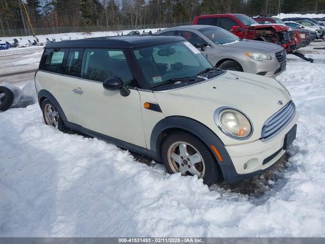 2009 MINI COOPER CLUBMAN WMWML33509TP98445 Photo 0