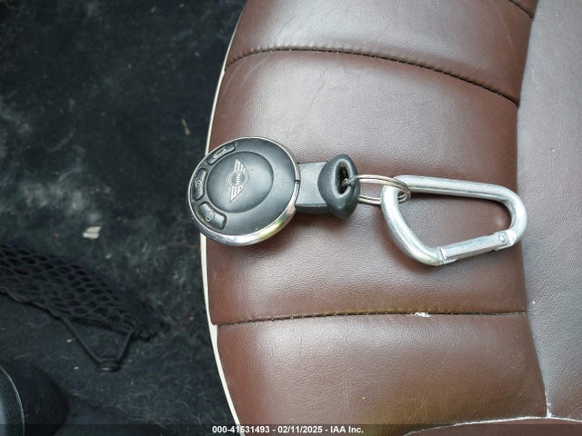 2009 MINI COOPER CLUBMAN WMWML33509TP98445 Photo 10