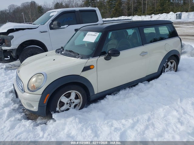 2009 MINI COOPER CLUBMAN WMWML33509TP98445 Photo 1