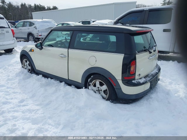 2009 MINI COOPER CLUBMAN WMWML33509TP98445 Photo 2