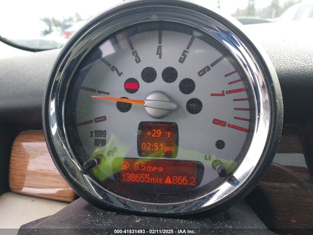 2009 MINI COOPER CLUBMAN WMWML33509TP98445 Photo 6