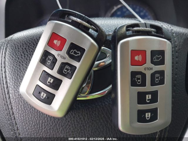 5TDYK3DCXGS742187 Toyota Sienna Xle 8 Passenger