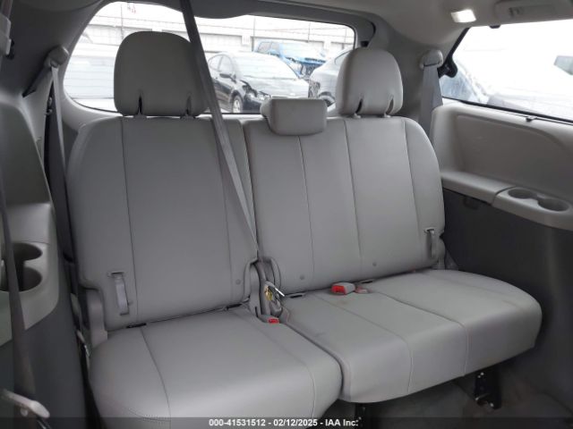 5TDYK3DCXGS742187 Toyota Sienna Xle 8 Passenger