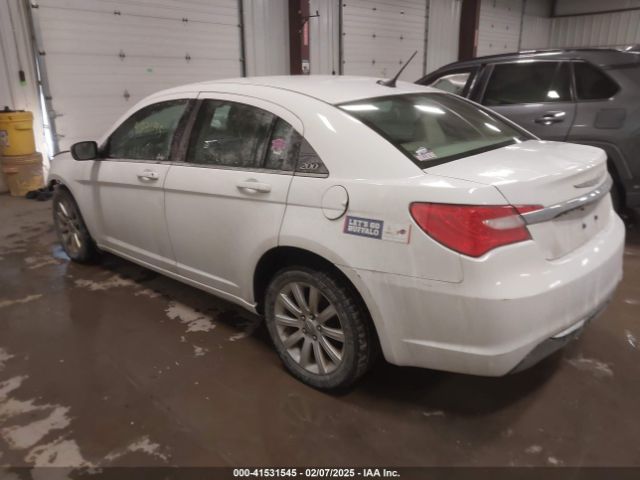 2012 CHRYSLER 200 1C3CCBBB3CN300822 Photo 2