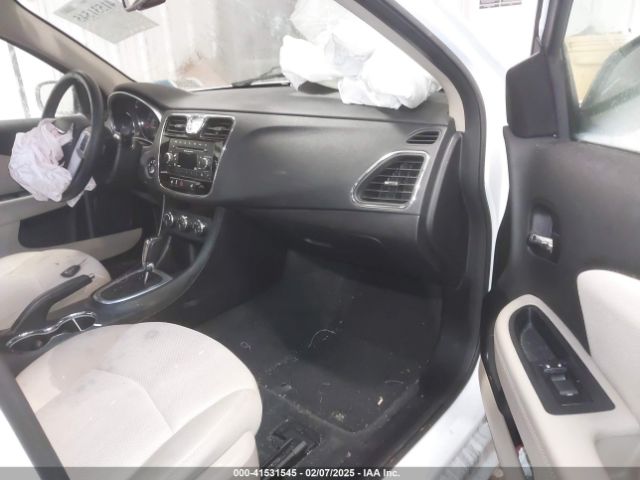 2012 CHRYSLER 200 1C3CCBBB3CN300822 Photo 4