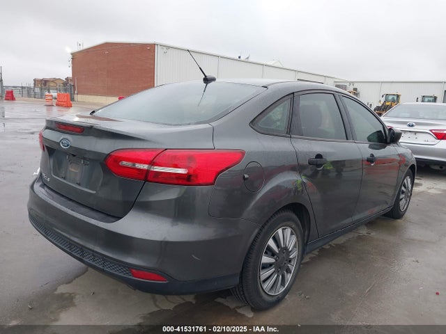 1FADP3E29HL328686 Ford FOCUS S