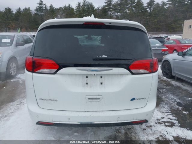 2C4RC1L72JR258329 Chrysler Pacifica Hybrid Touring L