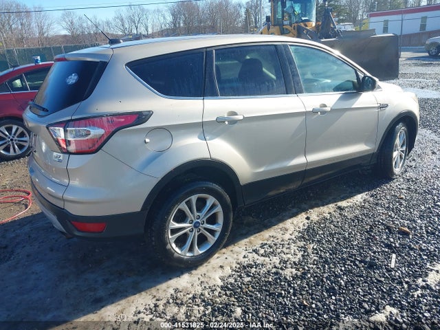 1FMCU9GD9HUB27506 Ford ESCAPE SE