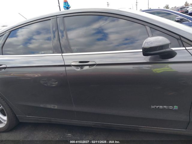3FA6P0LU5JR110246 Ford Fusion Hybrid Se