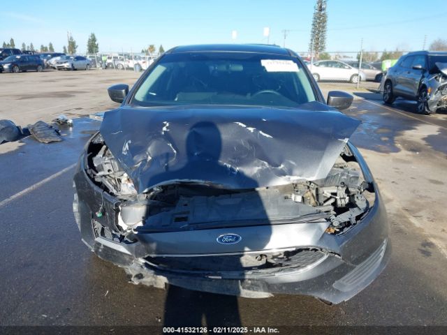1FADP3K27JL251374 Ford FOCUS SE