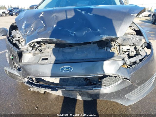 1FADP3K27JL251374 Ford FOCUS SE