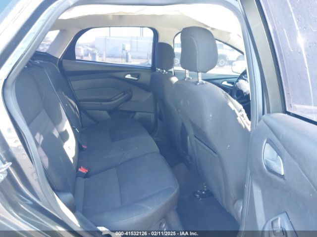 1FADP3K27JL251374 Ford FOCUS SE