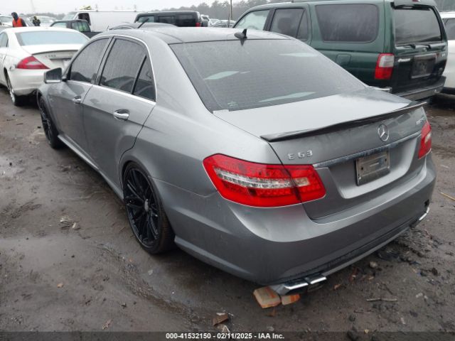 2010 MERCEDES-BENZ E 63 AMG WDDHF7HB5AA061930 Photo 2