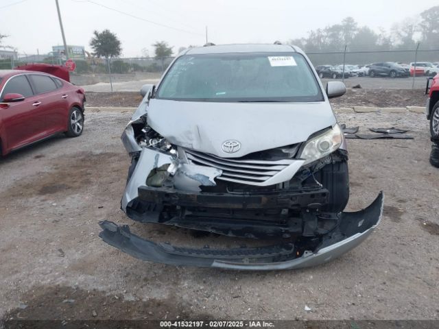 5TDKK3DC3FS588720 Toyota Sienna Le 8 Passenger
