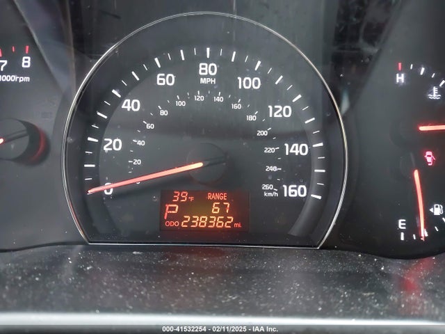 5XYKT3A63EG470691 KIA SORENTO LX