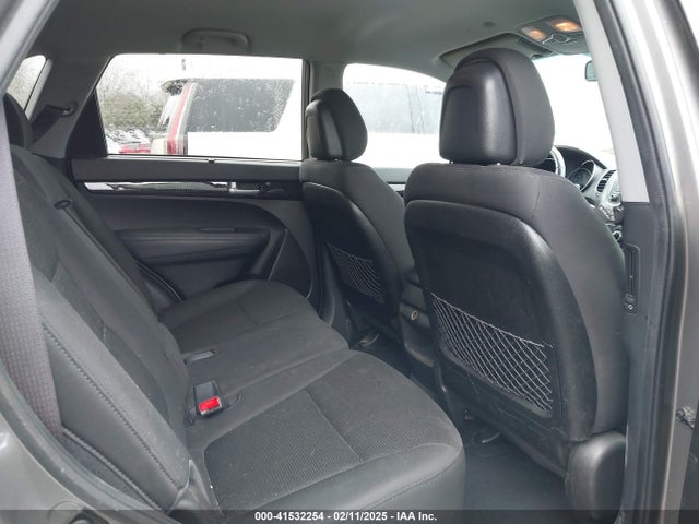 5XYKT3A63EG470691 KIA SORENTO LX
