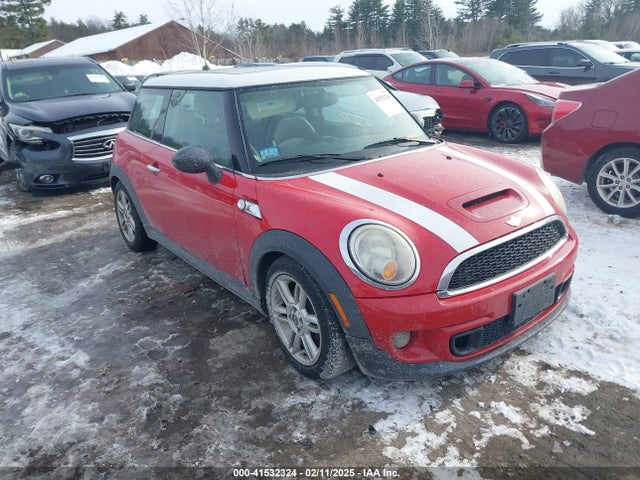 2011 MINI COOPER S WMWSV3C54BTY13021 Photo 0