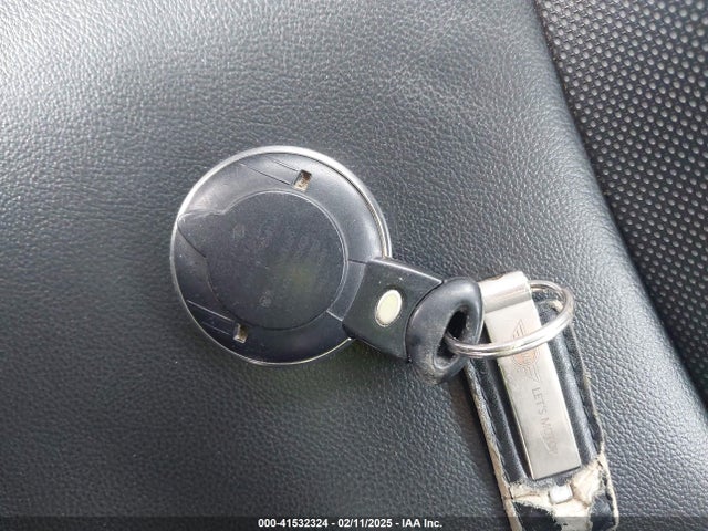 2011 MINI COOPER S WMWSV3C54BTY13021 Photo 10