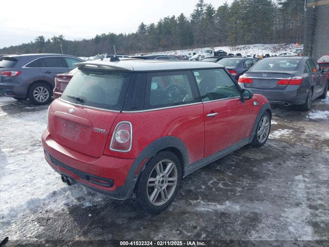 2011 MINI COOPER S WMWSV3C54BTY13021 Photo 3