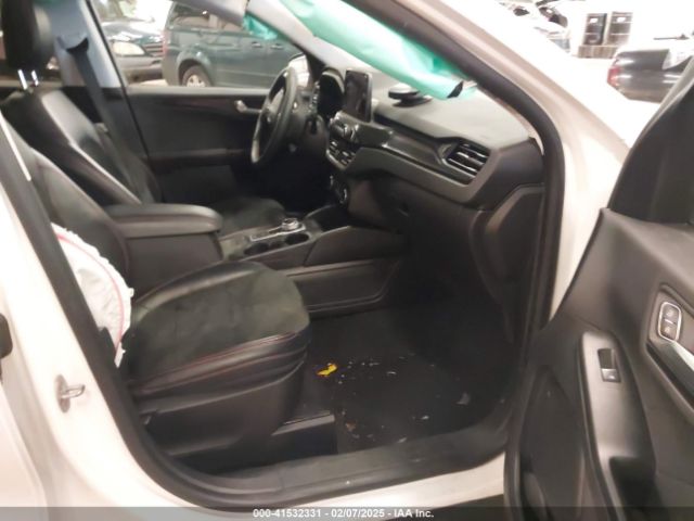 1FMCU9H90NUB60173 Ford ESCAPE SEL