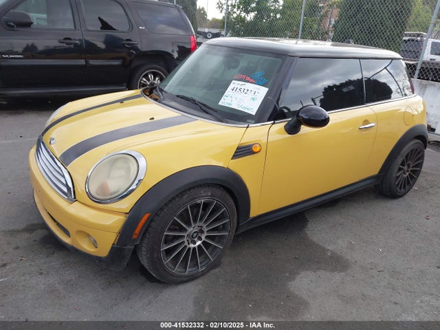 2009 MINI COOPER WMWMF33549TW70054 Photo 1