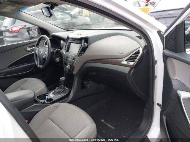 5XYZUDLBXHG445688 Hyundai Santa Fe Sport 2.4l