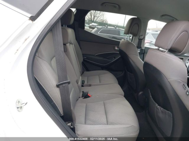 5XYZUDLBXHG445688 Hyundai Santa Fe Sport 2.4l