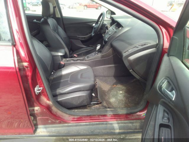 1FADP3K22FL224476 Ford FOCUS SE