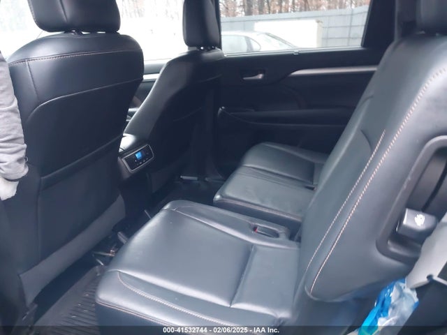 Toyota Highlander Xle 2017 5TDJZRFH3HS396252 Image 8