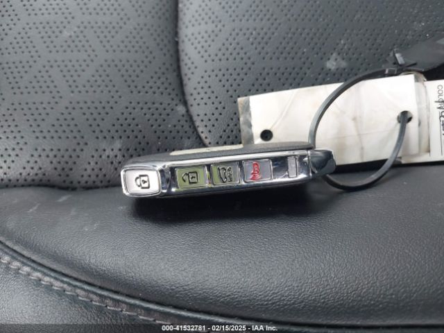 5XYRKDLF5NG110939 KIA SORENTO SX