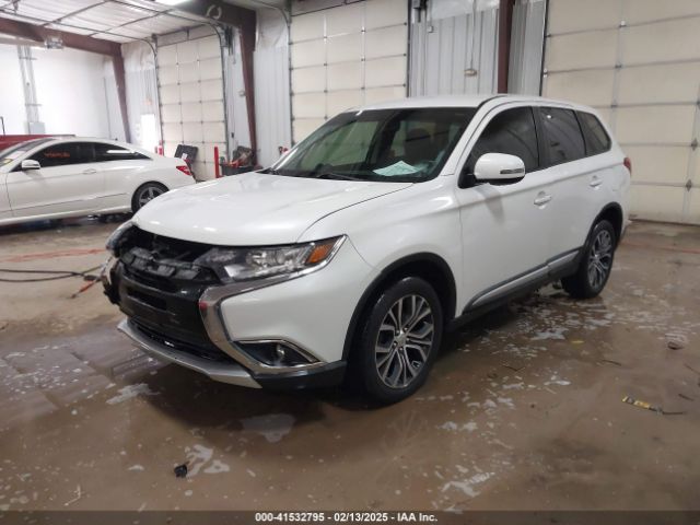 JA4AZ3A33JZ040715 Mitsubishi Outlander Se