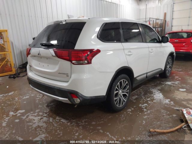 JA4AZ3A33JZ040715 Mitsubishi Outlander Se