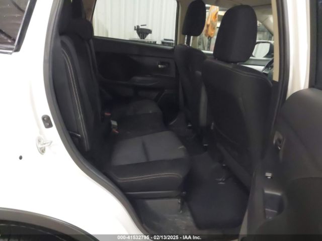 JA4AZ3A33JZ040715 Mitsubishi Outlander Se
