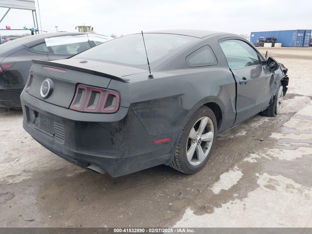1ZVBP8CF8E5277859 Ford Mustang Gt Premium