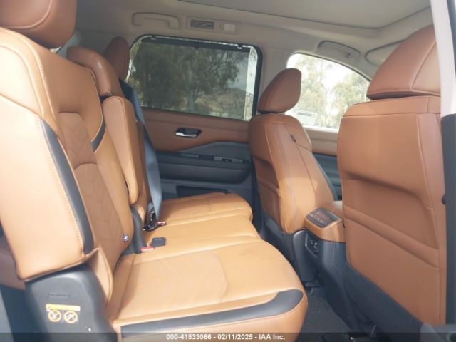 5N1DR3DJ2RC301484 Nissan Pathfinder Platinum 4wd