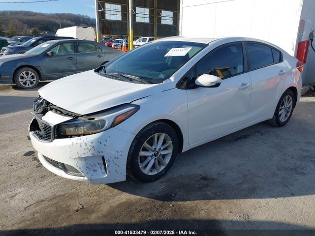 KIA FORTE LX 2017 3KPFL4A78HE015501 Image 2