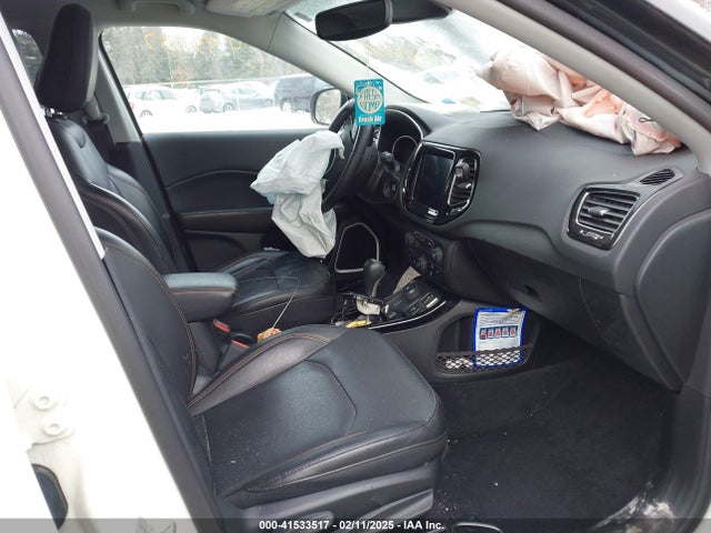 3C4NJDCB1KT697711 Jeep Compass Limited 4x4