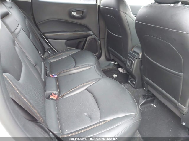3C4NJDCB1KT697711 Jeep Compass Limited 4x4