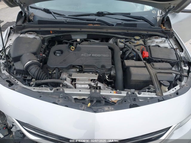 1G1ZD5STXJF122694 Chevrolet MALIBU LT