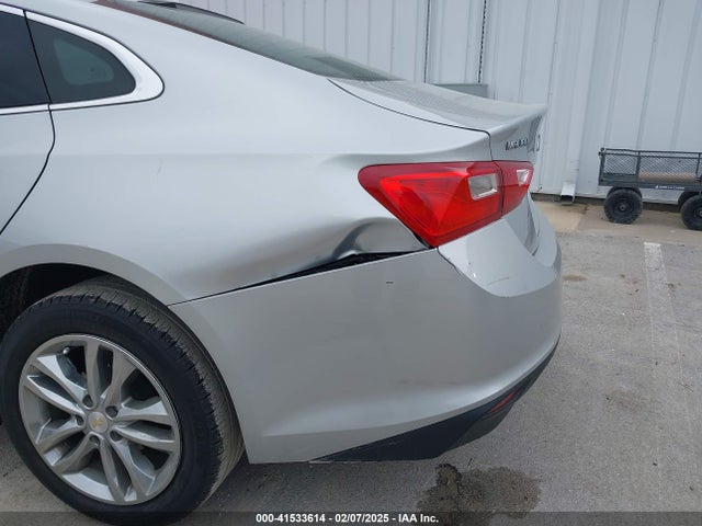 1G1ZD5STXJF122694 Chevrolet MALIBU LT
