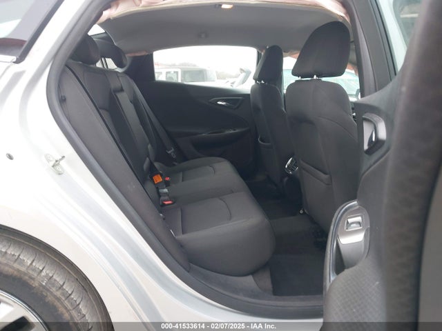 1G1ZD5STXJF122694 Chevrolet MALIBU LT