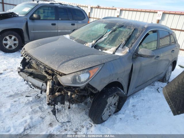 KNDCB3LC8J5132670 KIA NIRO LX