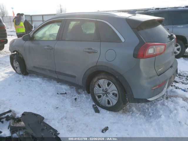 KNDCB3LC8J5132670 KIA NIRO LX