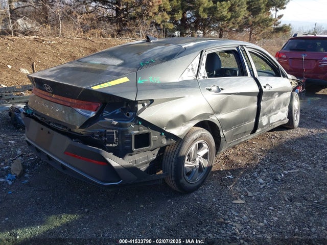 KMHLL4DGXSU899931 Hyundai ELANTRA SE