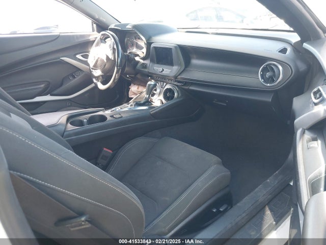 2019 CHEVROLET CAMARO 1G1FB3DS6K0142544 Photo 4