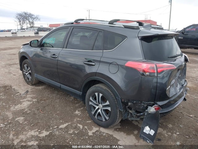 JTMZFREVXJJ178010 Toyota RAV4 LE