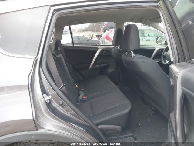 JTMZFREVXJJ178010 Toyota RAV4 LE