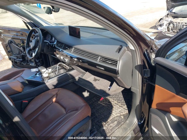 2018 AUDI Q7 WA1LAAF72JD031937 Photo 4